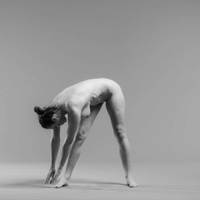 Life drawing demi 22 — figure reference
